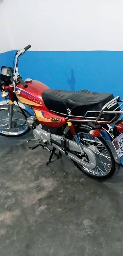 Honda CD 70 bike model 2003 WhatsApp call 03,25,74,12,097
