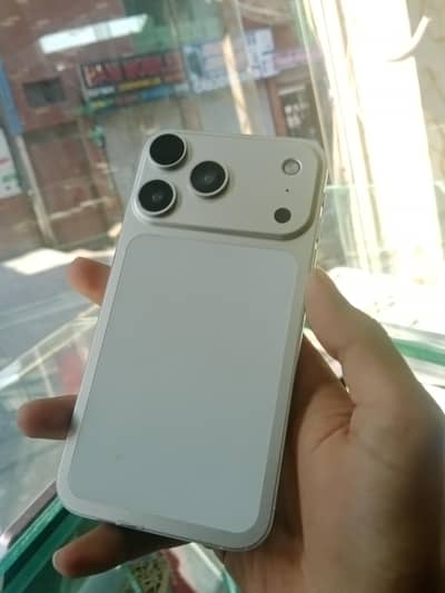 IPHONE XR CONVERTED 17 PRO