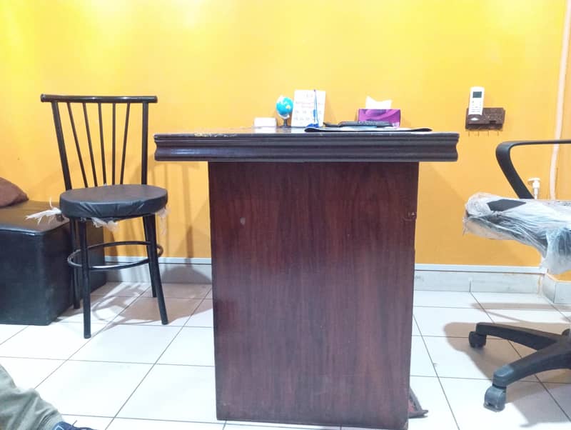 Executive Table for Office 4