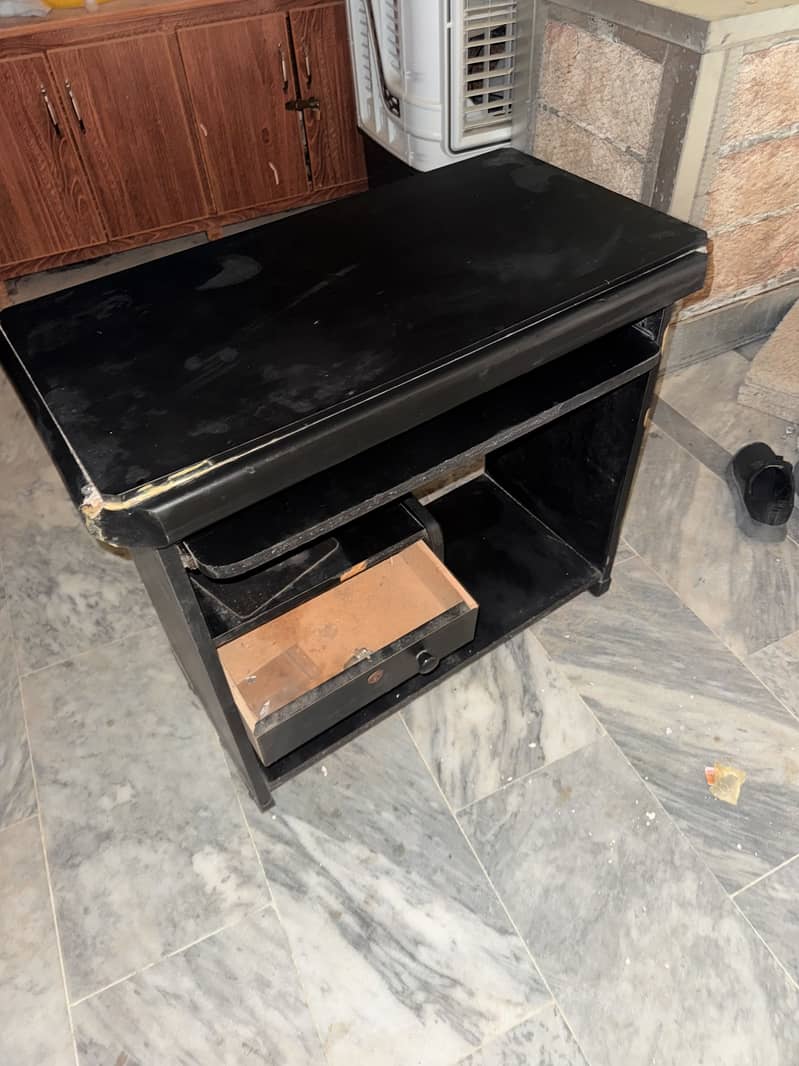 Study/computer table for sale 3