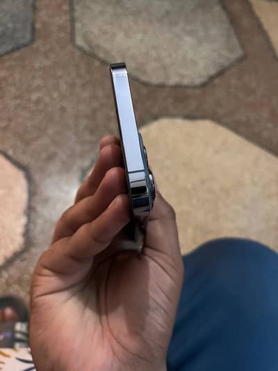 13 pro max Sierra blue JV 86 health 10/9