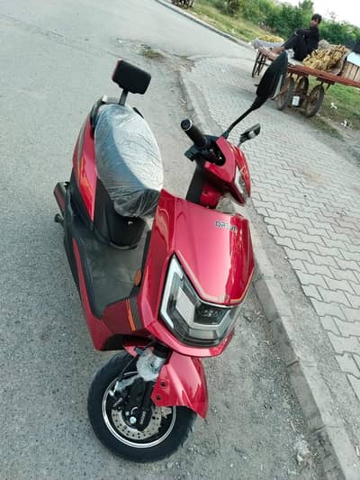 2025 modal secuty bd new only 7 daya used 1 change par 70 km kar chali