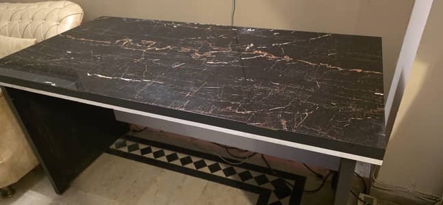 Excutive Office Table Urgent Sale