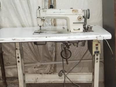 Best quality sewing machine. Used sewing machine in good condition. .