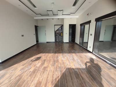 An excellent commercial shop for rent is available in a prime commercial location