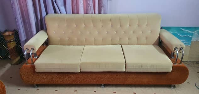 Large 7-Seater Drawing Room Sofa in Good Condition