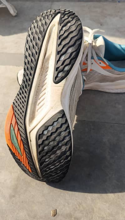 361 degrees Running joggers Slightly used