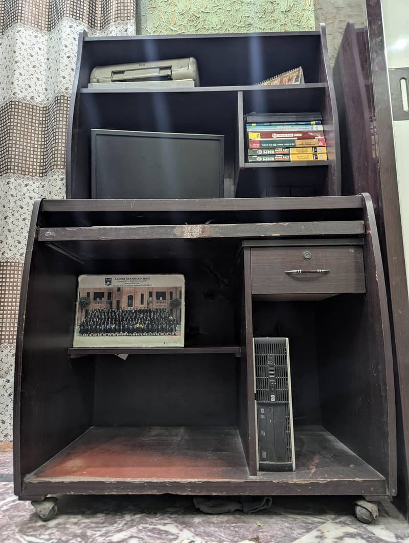 Solid Wood Computer Table / Study Desk - Good Condition 3