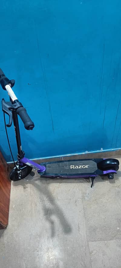 electric kids scooty 