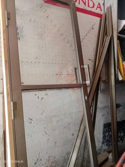 shop front aluminum glass