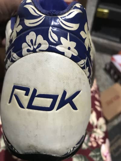 Football shoes Orignal RBK 100%