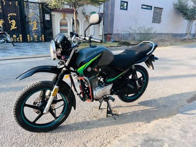Yamaha. YBR 125, just like new, perfect lush condition