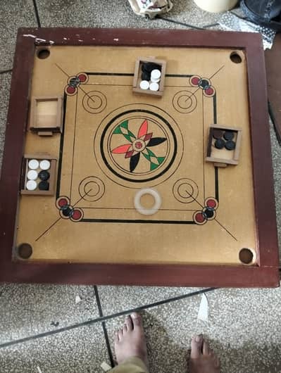 carrom board in good condition for sale