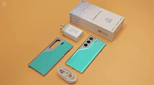 Camon 40 pro 8/256  with box charger