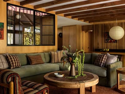 1000 Yards Commercial / Office Use Independent Bungalow For Rent Located Near Karsaz And Shahrah-e-Faisal In KDA Scheme 1 Suitable For Companies Looking To Set Up Their Corporate Office In City Center