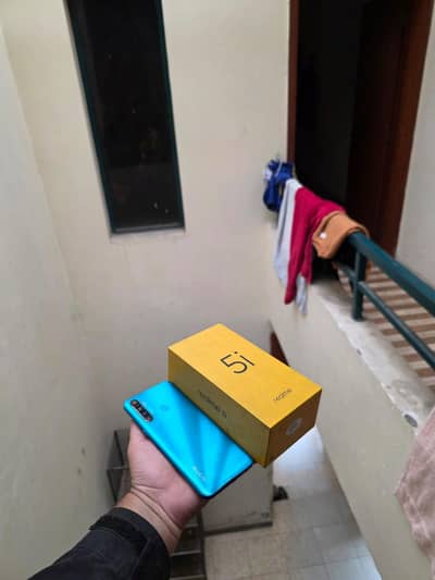 realme 5i 4/64 with complete box accessories