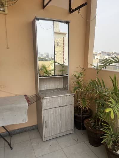 Dressers and drawers