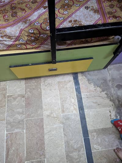 kids bed Oder pe banwaya tha boht kam use howa