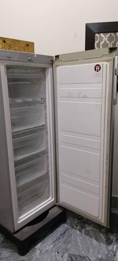 KENWOOD STANDING FREEZER