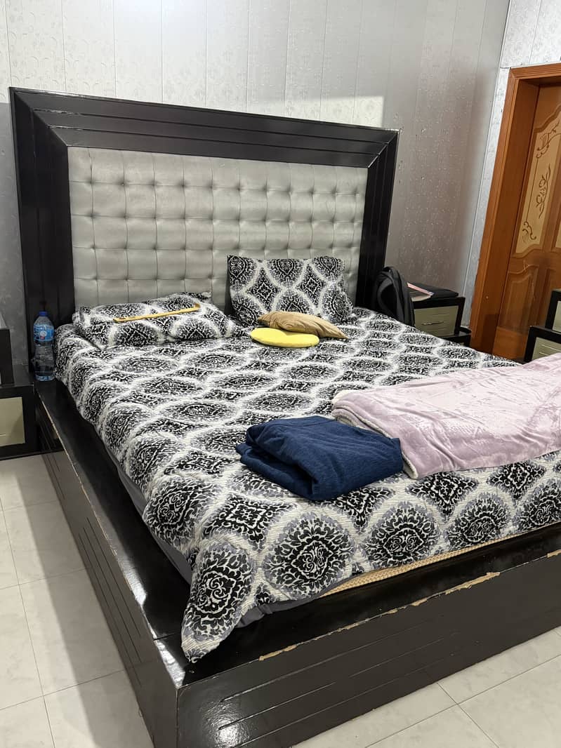 Complete bed set (without mattress) 1