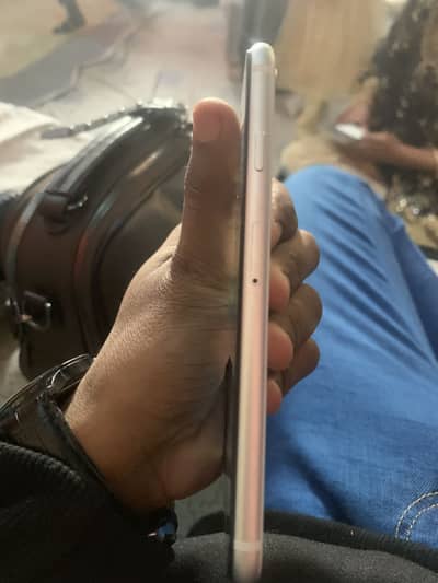 iPhone SE 2020 – 64GB – Excellent Condition – bypass – Exchange