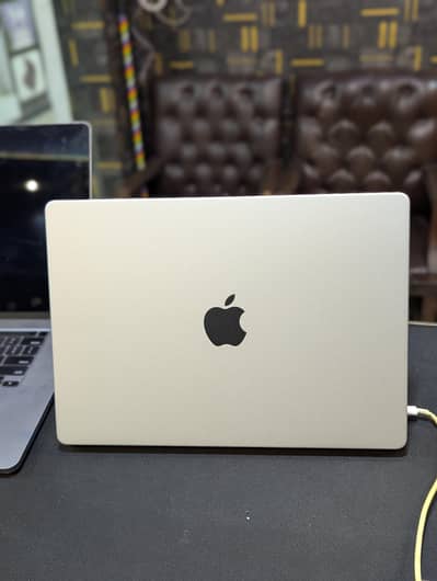 MacBook Pro M3 2023 (14-inch)