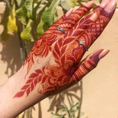 Mehendi artist