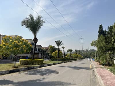 Very Prime Location Plot For Sale In Phase 3