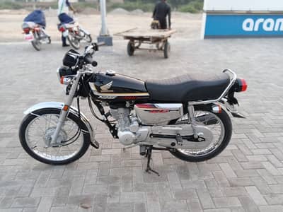 HONDA 125 SPECIAL EDITION MODEL 2025