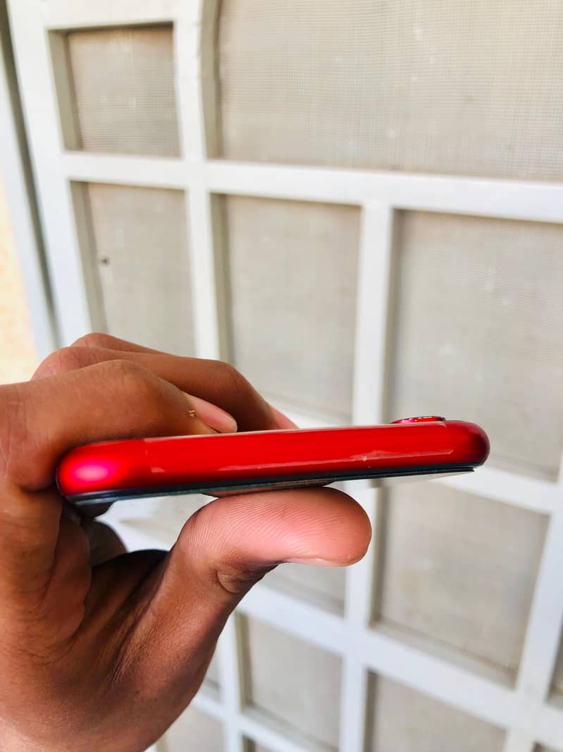 iPhone XR 3