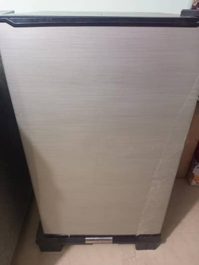 dawalance refrigerator. totally genuine