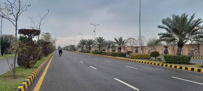 Prime Location New Lahore City 3 Marla Commercial Plot Up For sale