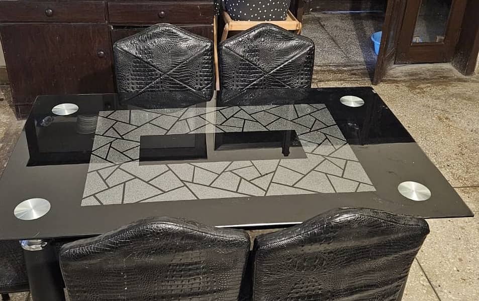 6 seater dining table 0