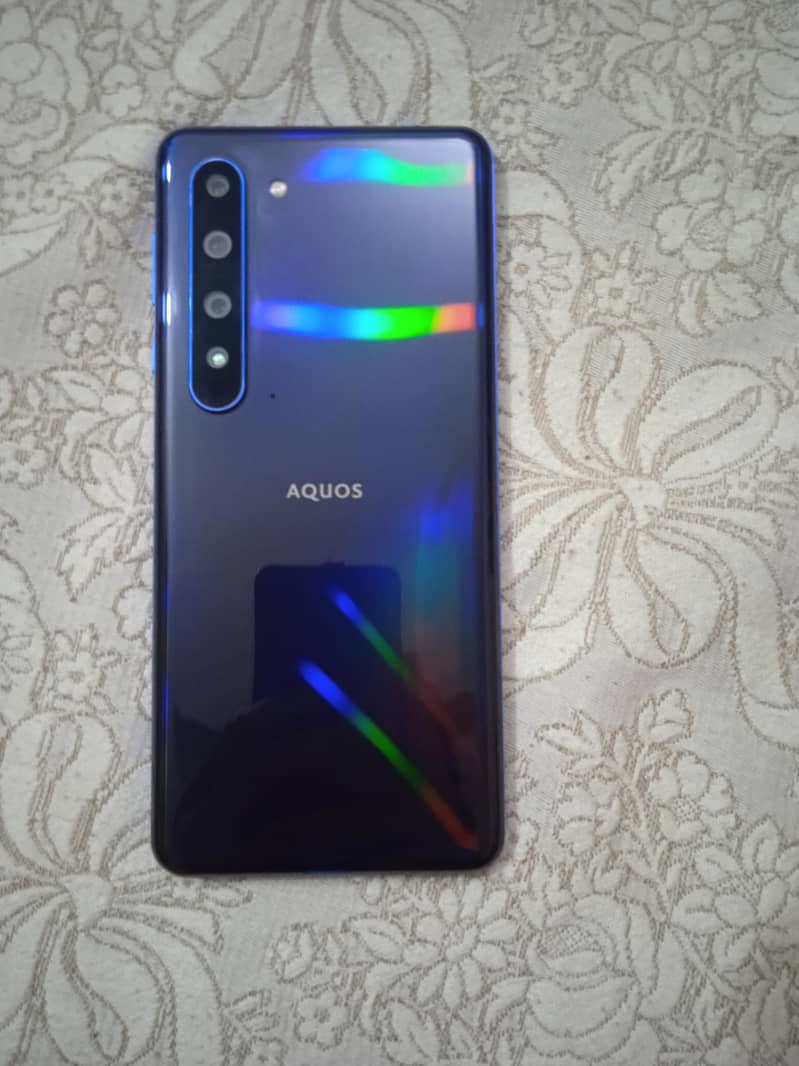 Aquos R5G 0
