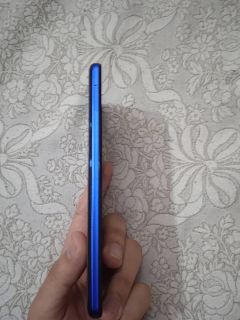 Aquos R5G 2