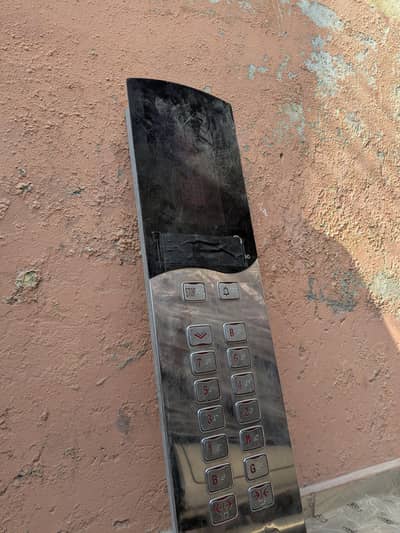 lift display and buttons