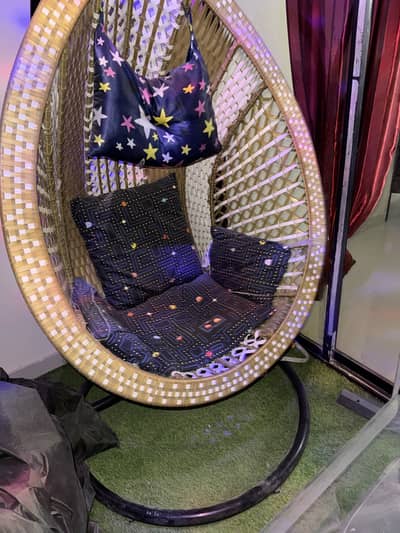 Hanging egg chair