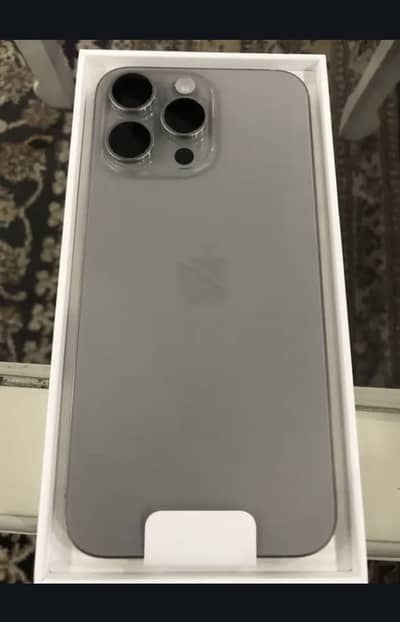 Iphone 15 pro max desert titanium 97% health 10/10