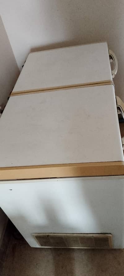 perfect working fridge/freezer never repair, sealed