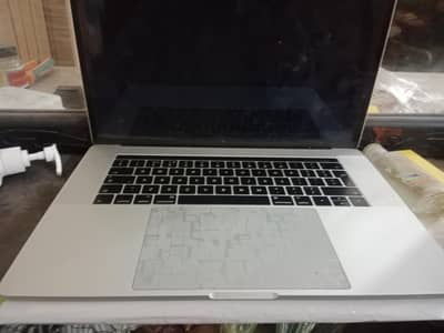 MacBook 2017 pro 15 inch