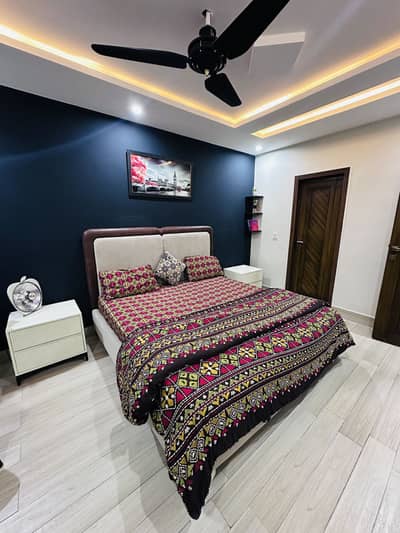 Furnished apartments par day short time available