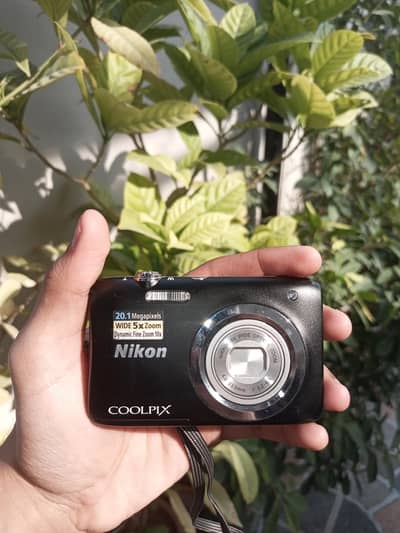 NIKON coolpix a100 (genz camera)