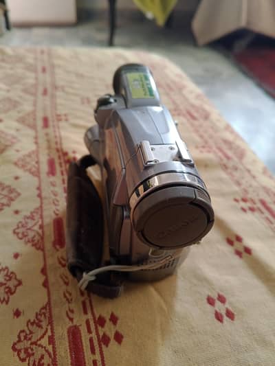 Digital video camera