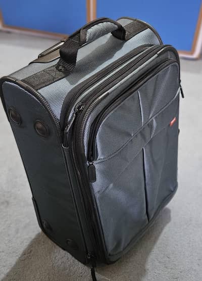Hancarry bag in excellent condition