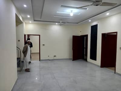 1 kanal double storey House FOR SILENT OFFICE OR WAREHOUSE In ALLAMA IQBAL TOWN NELUM BLOCK NEAR MOON MARKET PRIME LOCATION