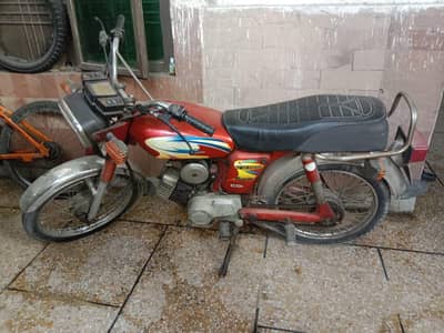 Yamaha 100 all ok no need work 2010 model