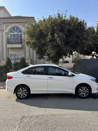 Honda City 1.5L ASPIRE CVT (Top of the Line)