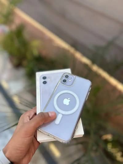 IPHONE 11 128 GB NON PTA Physical +E sim WATER PACK With BOX CABLE 75%