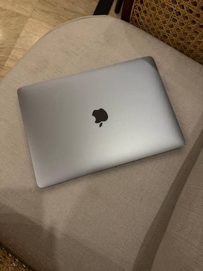 MacBook Air M1 2020 – 8/256GB – Excellent Condition – Full Box