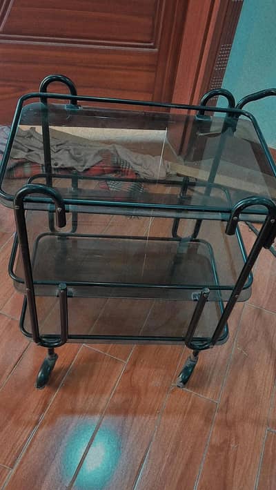 BEAUTIFUL METALLIC MIRROR TEA TROLLEY